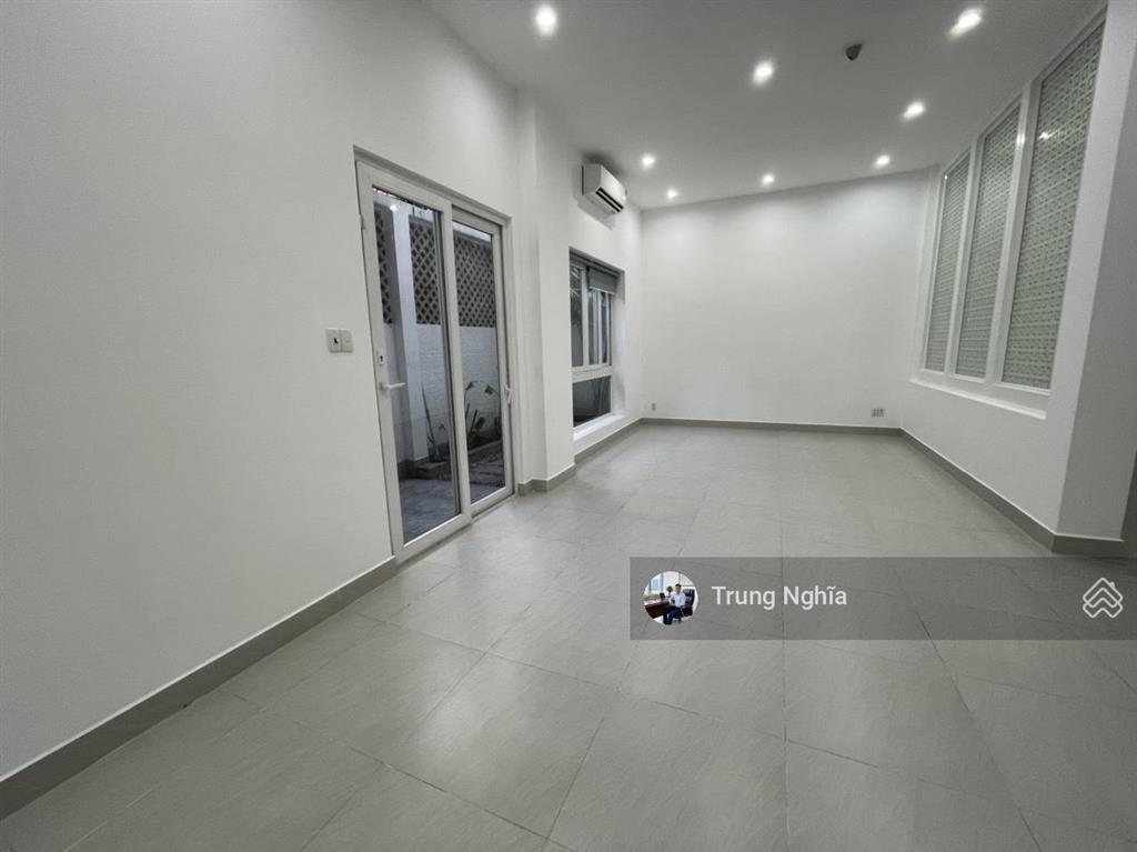 Nhà đường trường sơn diện tích 7x20m trệt 2 lầu cho thuê