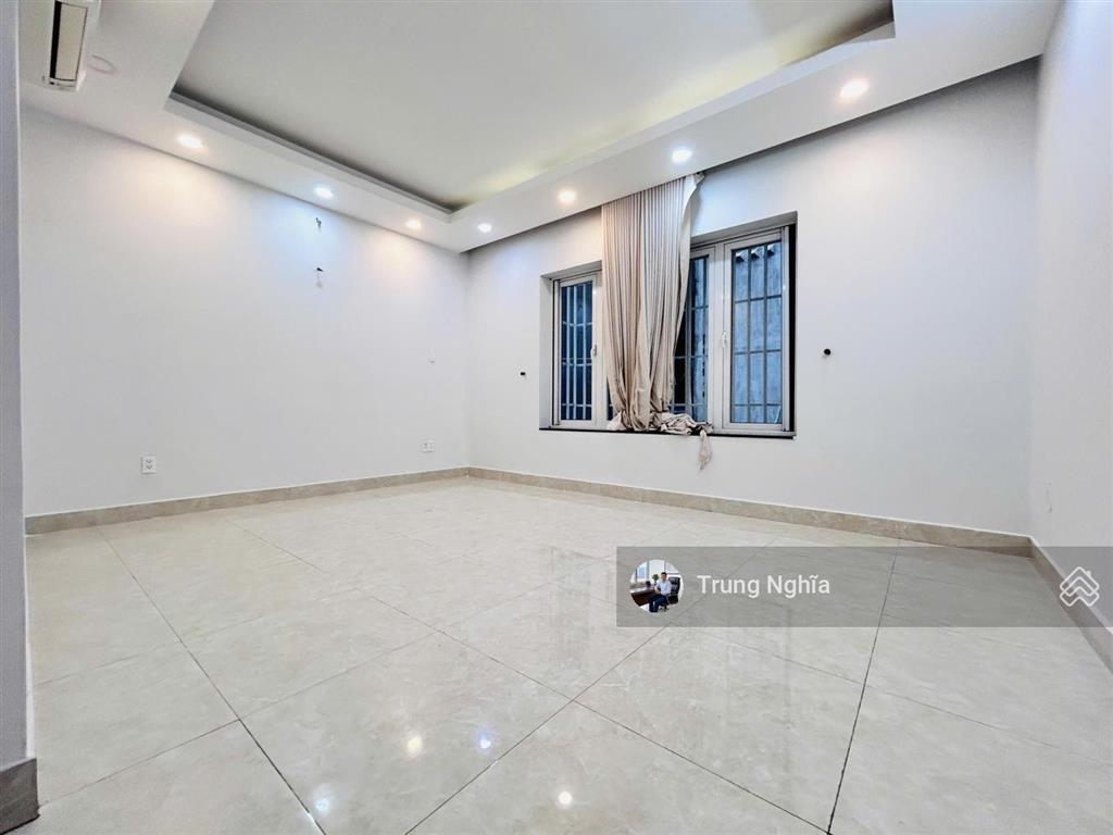 Nhà đường c18 khu k300 diện tích 5x20m trệt 3 lầu cho thuê