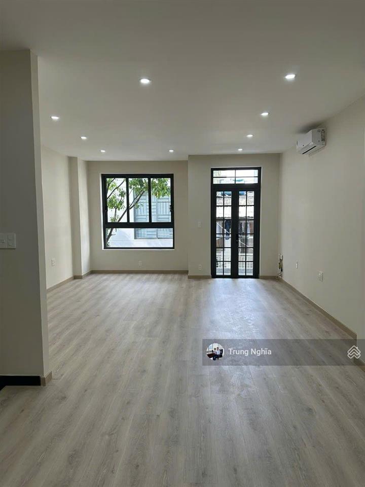 Nhà đường cộng hòa khu k200 diện tích 5x17m 1 hầm nổi 3 tầng cho thuê