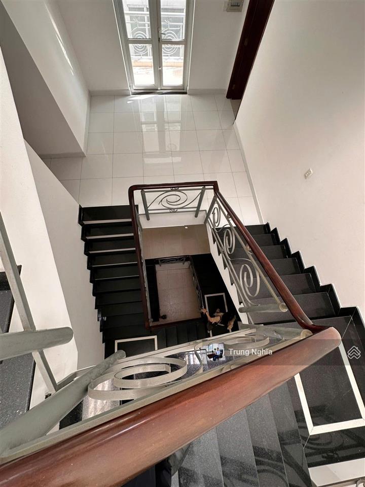 Nhà đường nguyễn minh hoàng diện tích 8x20m trệt 2 lầu cho thuê