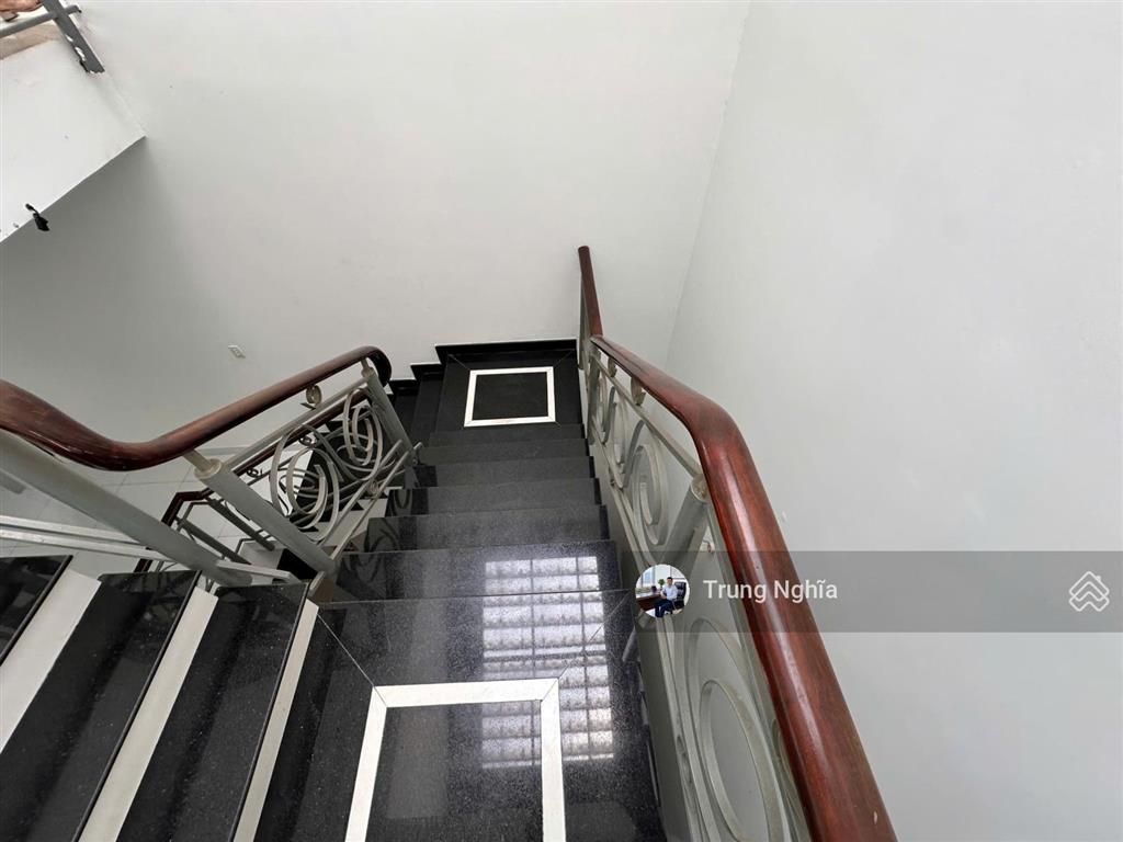Nhà đường nguyễn minh hoàng diện tích 8x20m trệt 2 lầu cho thuê