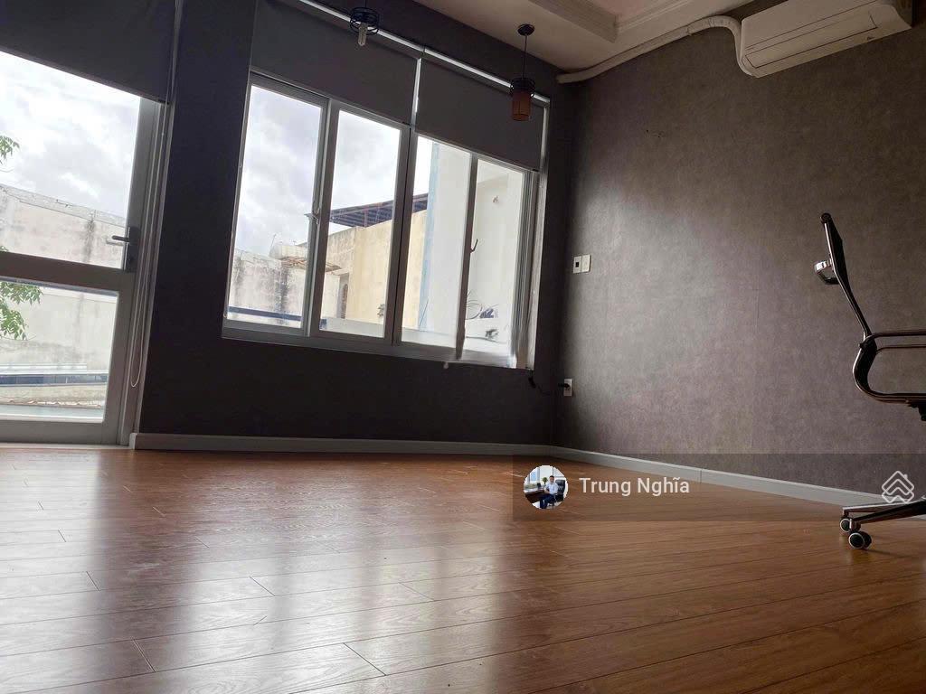 Nhà đường thích quảng đức diện tích 4,2x18m trệt 2 lầu sân thượng cho thuê