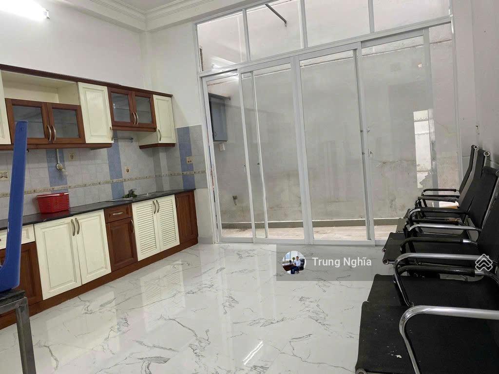 Nhà đường thích quảng đức diện tích 4,2x18m trệt 2 lầu sân thượng cho thuê