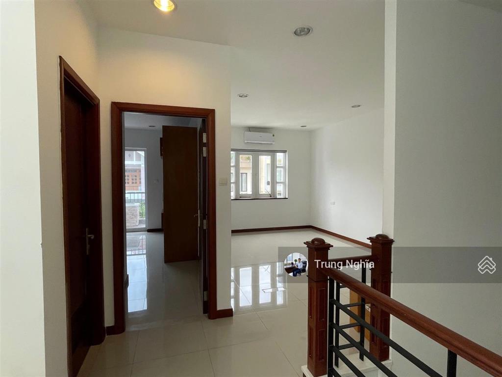 Nhà đường nguyễn trọng tuyển diện tích 8x16m trệt 3 lầu cho thuê