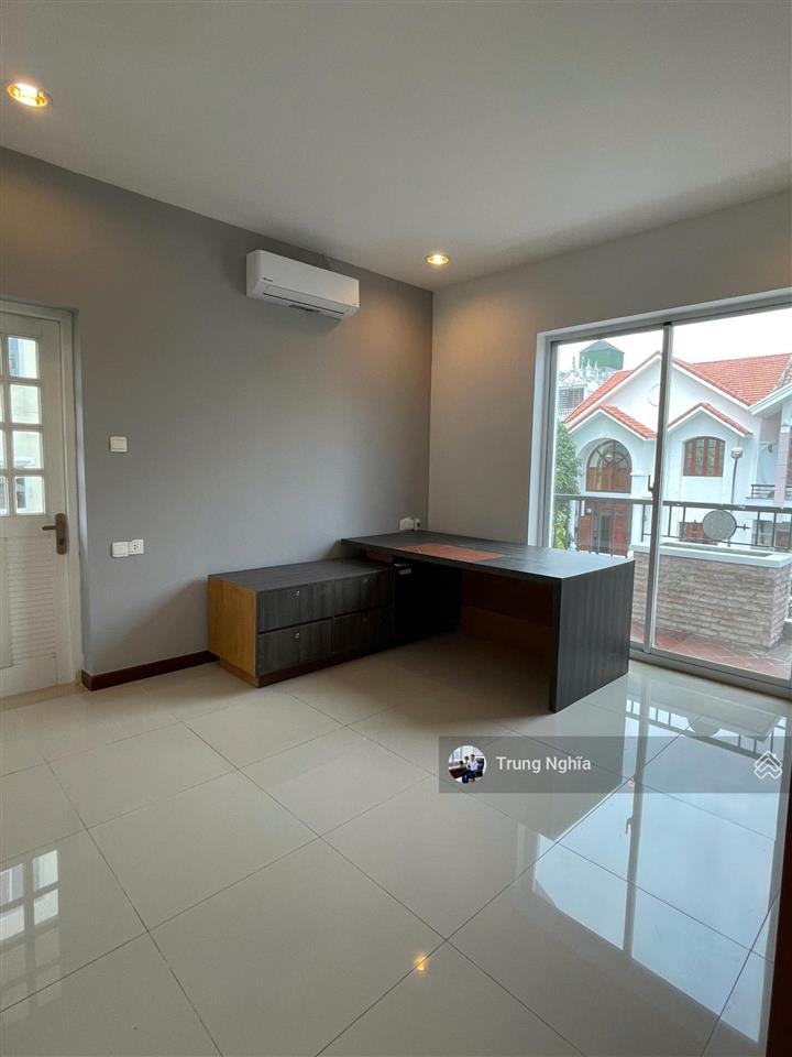 Nhà đường nguyễn trọng tuyển diện tích 8x16m trệt 3 lầu cho thuê