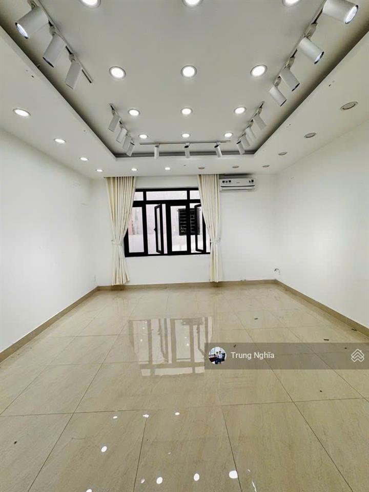Nhà đường hoa lan, diện tích 4x18m, trệt 3 lầu cho thuê