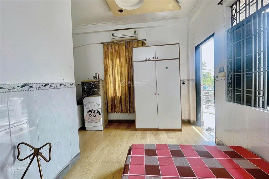 Ban công cửa sổ full nội thất, phù hợp sinh viên văn phòng, an ninh, không ngập nước