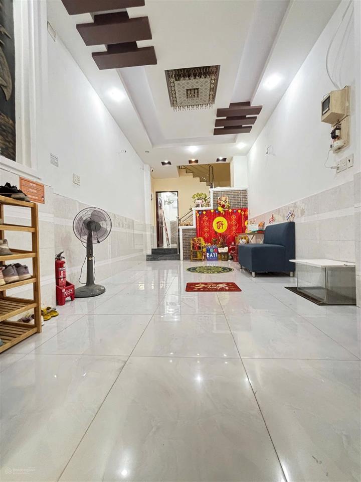 Hàng kín nhà dân sinh giá 8,2 tỷ (hạ bán 7,5 tỷ) nở hậu