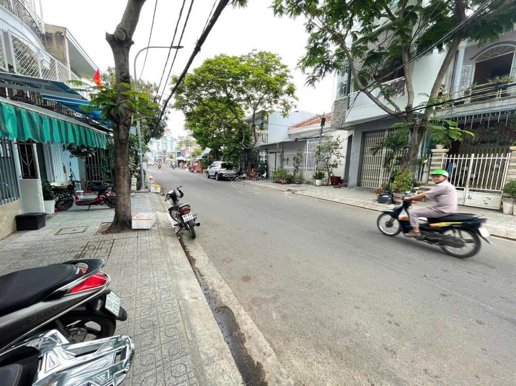 Bán nhà đẹp 9 tỷ nguyên căn gần chợ đầm đường 13m