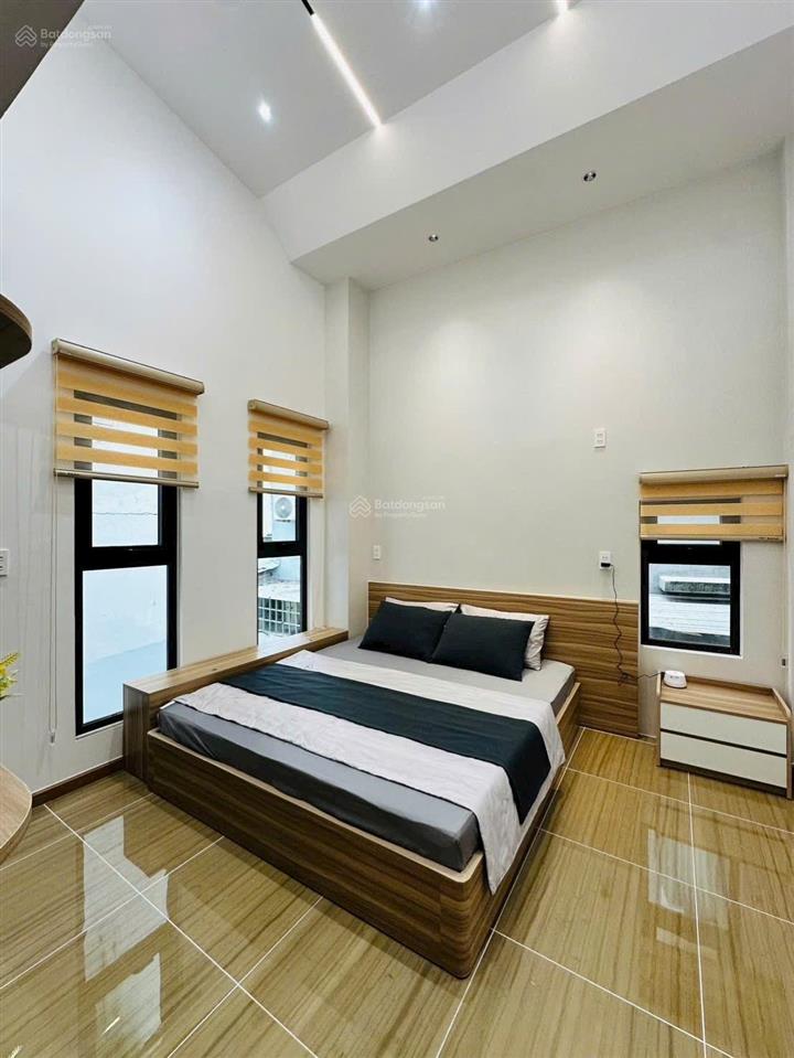 Giá ngộp giảm 300tr còn 3,68 ty  nhà 2 mặt hẻm quang trung 3.6m nở hậu 3.9m x 9m, 1 trệt 1 lầu.