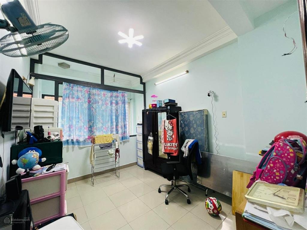 Bến chương dương  quận 1  4 tầng btct sát hẻm xe hơi  chỉ 5.5 tỷ còn thương lượng.