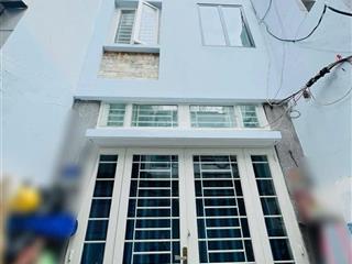 Bến chương dương  quận 1  4 tầng btct sát hẻm xe hơi  chỉ 5.5 tỷ còn thương lượng.