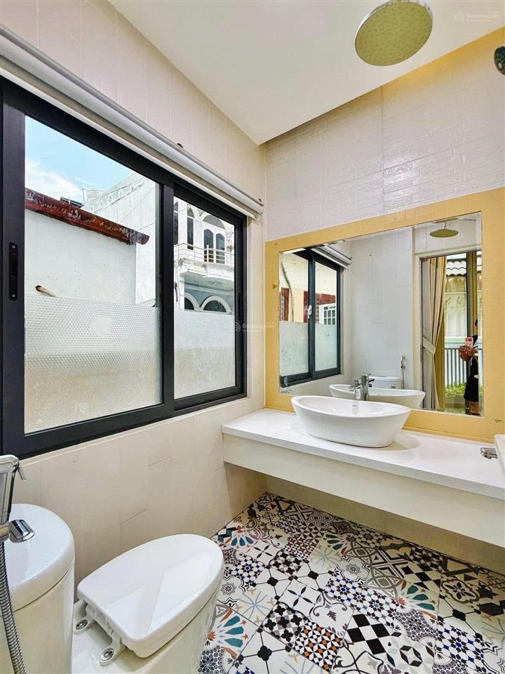 5.5 tỷ  nhà mới ở ngay, sát trường đhcn  chợ gò vấp  3 tầng  4pn  nguyễn thái sơn p5 gv.