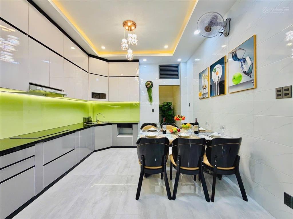 Siêu phẩm nhà phố 4 lầu  sát emart gò vấp  hxh thông, ô tô ngủ trong nhà. giá cực tốt 7 tỷ 890