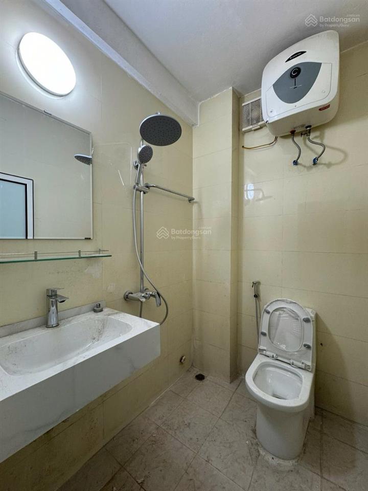 Hàng hiếm mới xây ngõ thông hoàng hoa thám 30m2 5 tầng mặt tiền 3.5m, giá chỉ 6.8 tỷ