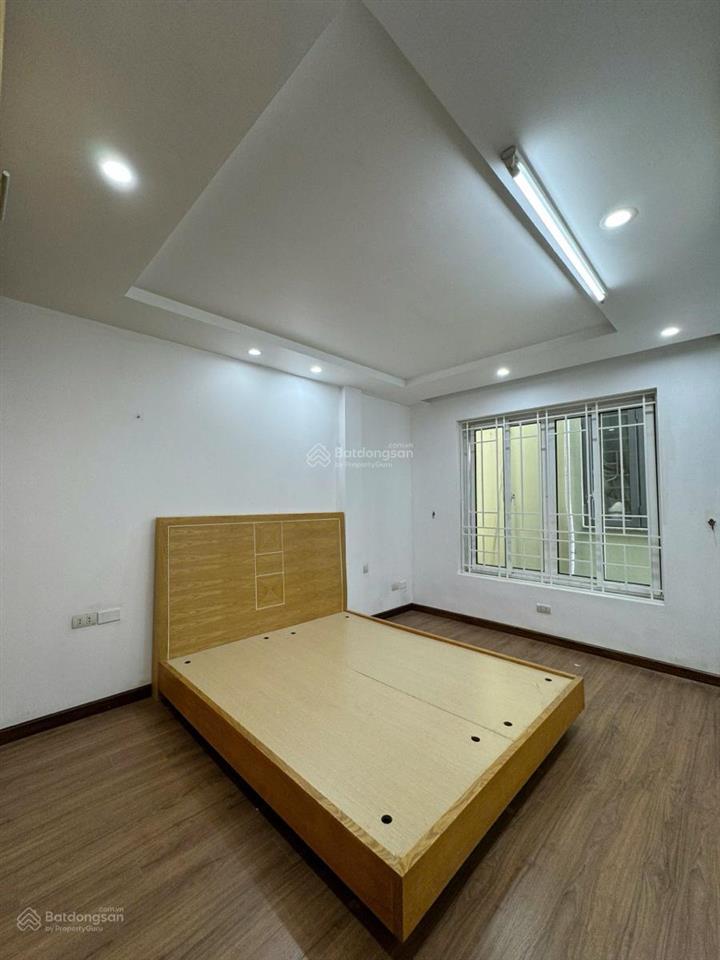 Hàng hiếm mới xây ngõ thông hoàng hoa thám 30m2 5 tầng mặt tiền 3.5m, giá chỉ 6.8 tỷ