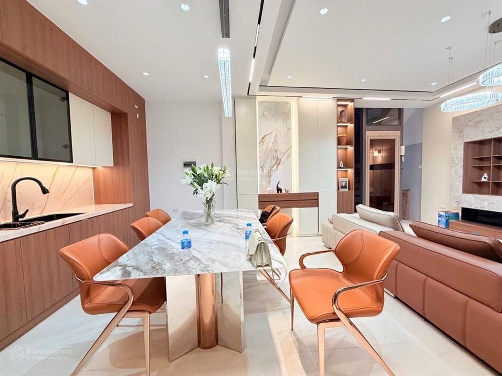 Siêu phẩm lò đúc, lô góc 2 mặt ngõ 3 thoáng 6 tầng thang máy 46m2 cách phố 20m giá chỉ 13.5 tỷ