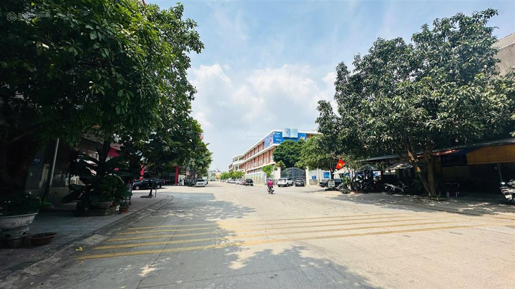 Bán đất mặt tiền kinh doanh trung tâm hành chính dĩ an ngay trường quốc tế việt anh  110m2