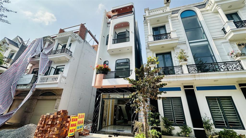 8862 nhà đẹp xây mới 1t2l gần chợ đêm hoà lân, p. thuận giao, thuận an  4pn  hoàn công  5,6 tỷ