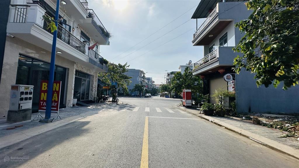 8973 bán nhà đông hoà, dĩ an  gần go dĩ an  1t3l, 4pn, sân ô tô  hoàn công  full nội thất