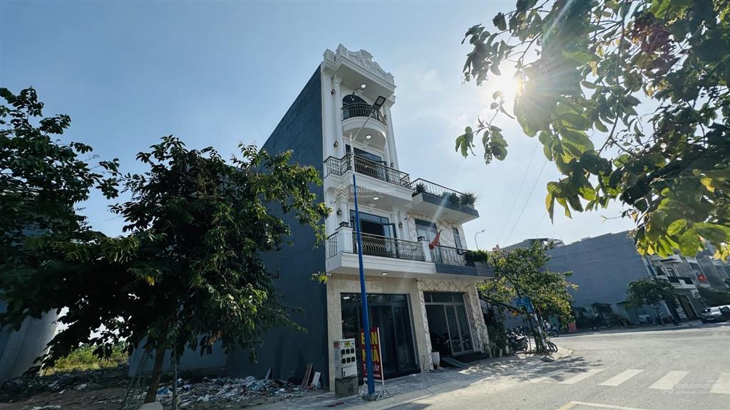 8973 bán nhà đông hoà, dĩ an  gần go dĩ an  1t3l, 4pn, sân ô tô  hoàn công  full nội thất