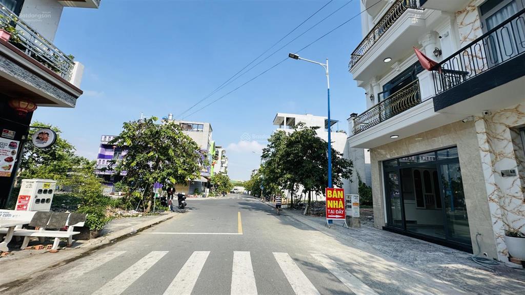 8973 bán nhà đông hoà, dĩ an  gần go dĩ an  1t3l, 4pn, sân ô tô  hoàn công  full nội thất