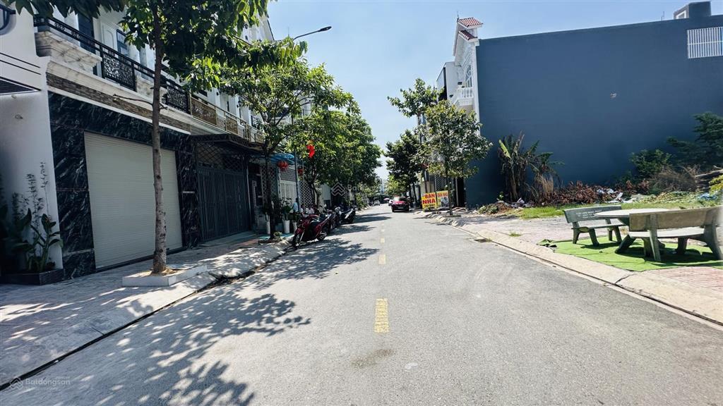 8701  bán nhà 1t2l tặng đủ nội thất  p. bình chuẩn, tp. thuận an  gần ngã 4 miếu ông cù  5,5 tỷ
