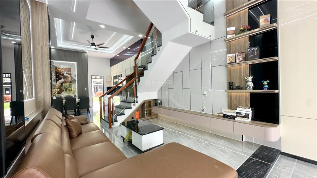 9942 bán nhà kdc icon central  p. tân đông hiệp, dĩ an  đối diện công viên  60m2  4pn  5,6 tỷ