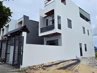 9239  bán nhà 2 mặt tiền gần cây xăng hạnh nguyên, p. thái hoà, tân uyên, 4pn, sân ôtô, giá 3,5 tỷ