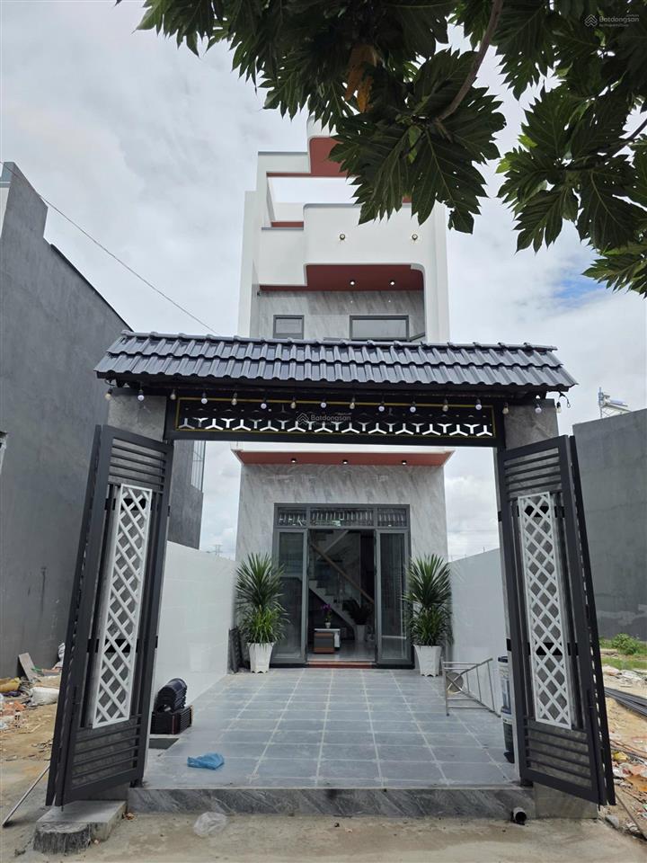 9239  bán nhà 2 mặt tiền gần cây xăng hạnh nguyên, p. thái hoà, tân uyên, 4pn, sân ôtô, giá 3,5 tỷ