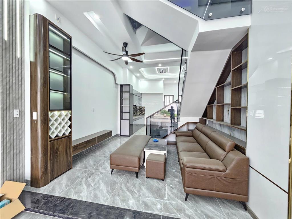 211bán nhà hoàn công kdc icon central, p. dĩ an, tp.hcm 4pn, full nội thất, 2 mặt thoáng  4,7tỷ