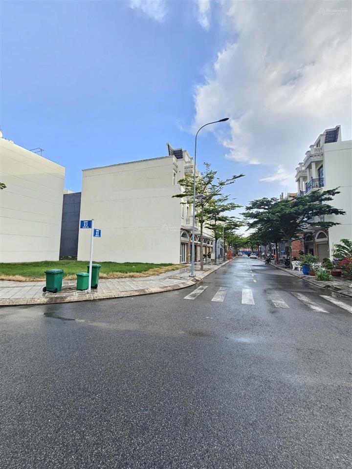 616  bán lô góc 2 mặt tiền kdc icon central, p. dĩ an, tp. hcm  72,7m2, thổ cư 100%  4,1 tỷ tl