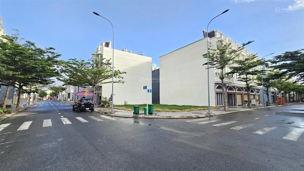 616  bán lô góc 2 mặt tiền kdc icon central, p. dĩ an, tp. hcm  72,7m2, thổ cư 100%  4,1 tỷ tl