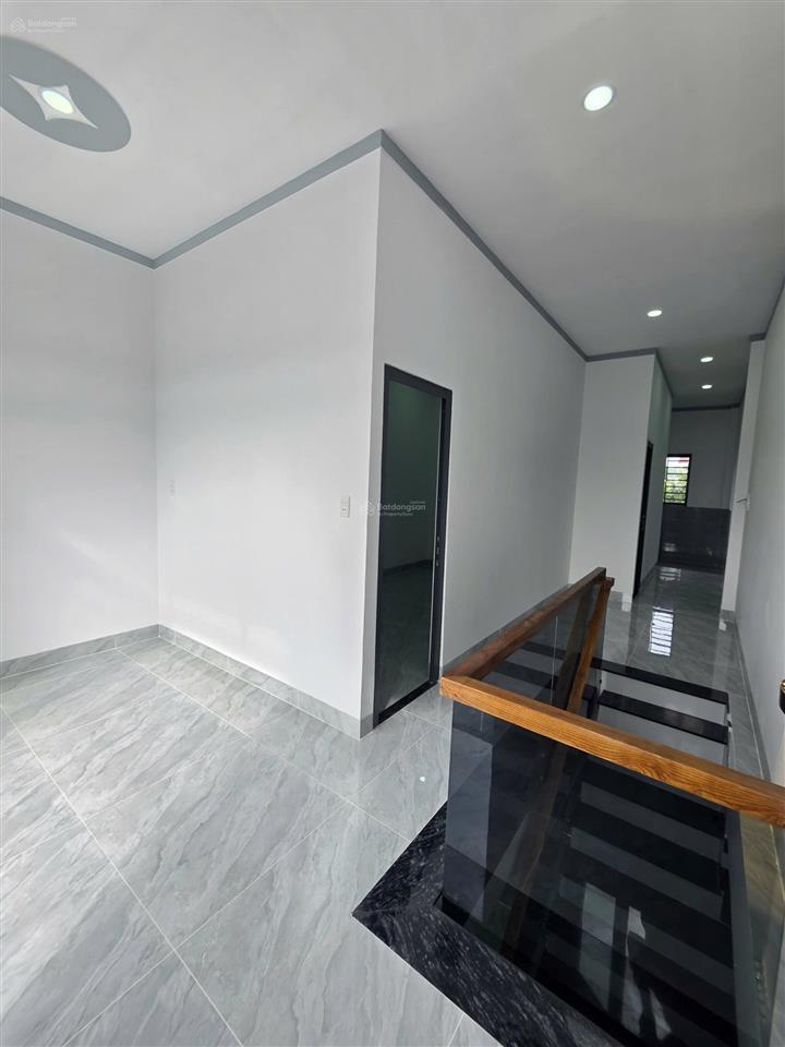 444  bán nhà tân đông hiệp, dĩ an gần ngã tư chiêu liêu, 3pn, đường ôtô  giá 3,95 tỷ