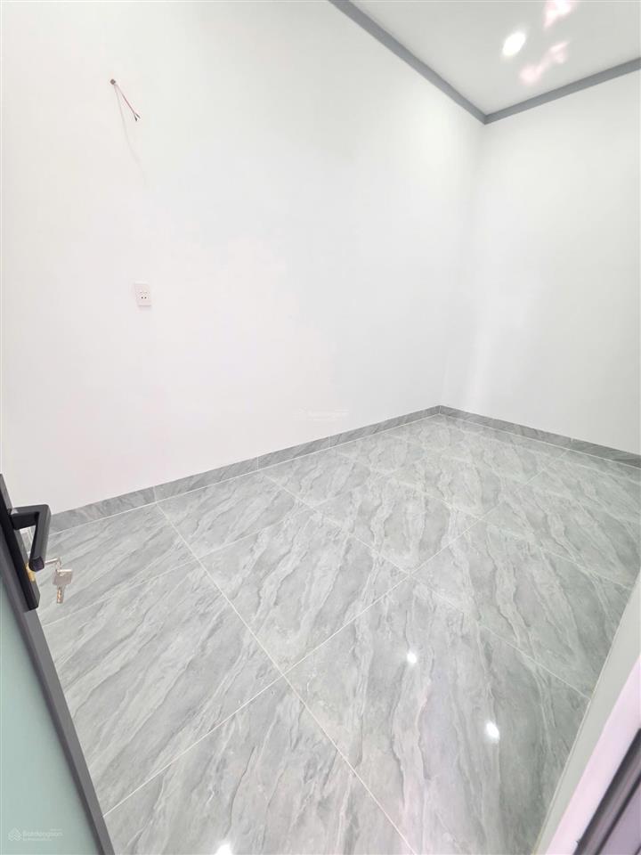 444  bán nhà tân đông hiệp, dĩ an gần ngã tư chiêu liêu, 3pn, đường ôtô  giá 3,95 tỷ
