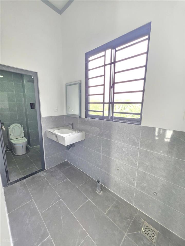 444  bán nhà tân đông hiệp, dĩ an gần ngã tư chiêu liêu, 3pn, đường ôtô  giá 3,95 tỷ
