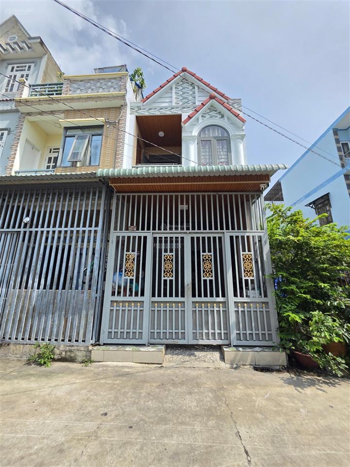 Bán nhà gần chợ phú phong 100m, 3pn, đường 7m, giá 2,55 tỷ