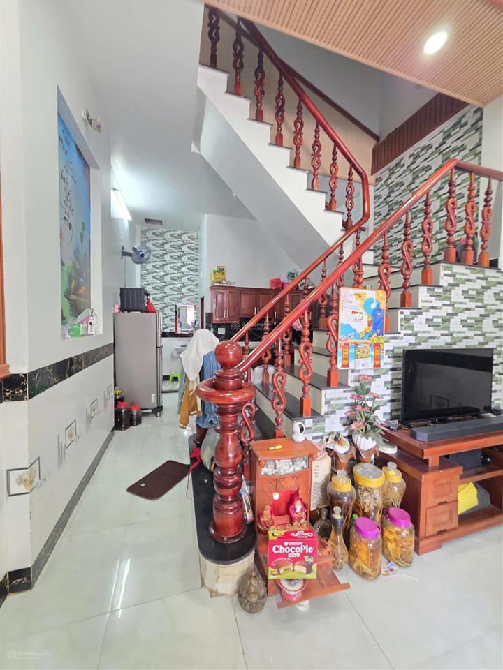 Bán nhà gần chợ phú phong 100m, 3pn, đường 7m, giá 2,55 tỷ