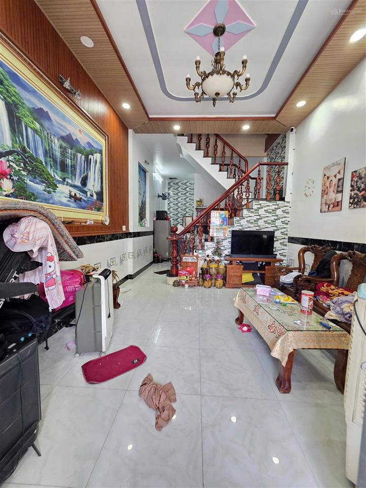 Bán nhà gần chợ phú phong 100m, 3pn, đường 7m, giá 2,55 tỷ