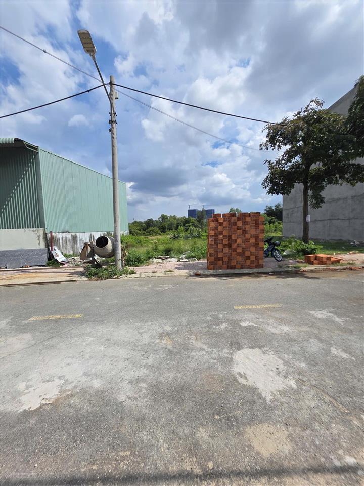 857  bán đất bình hòa thuận an gần cầu ông bố  68,6m2 thổ cư 100%, đường 12m 2,7 tỷ