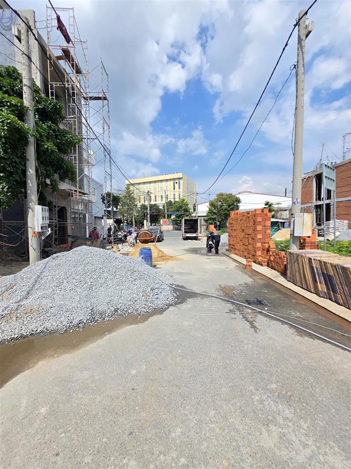 857  bán đất bình hòa thuận an gần cầu ông bố  68,6m2 thổ cư 100%, đường 12m 2,7 tỷ