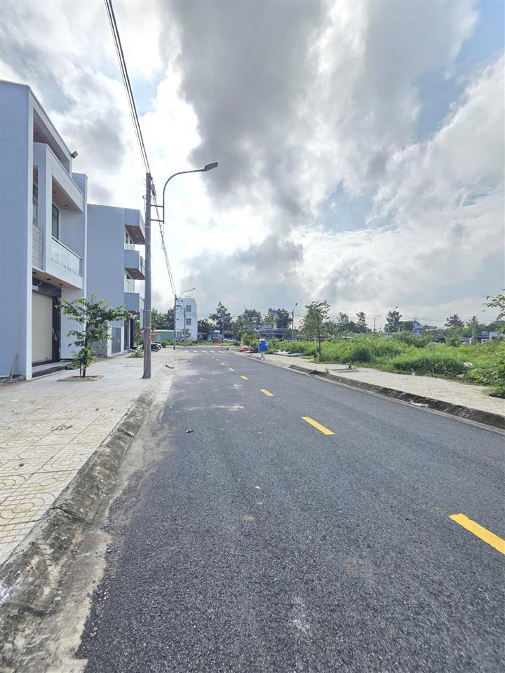 Bán đất tái định cư tân hạnh, biên hoà đường phạm văn diêu  đối diện công viên, 90m2  giá 3,25 tỷ