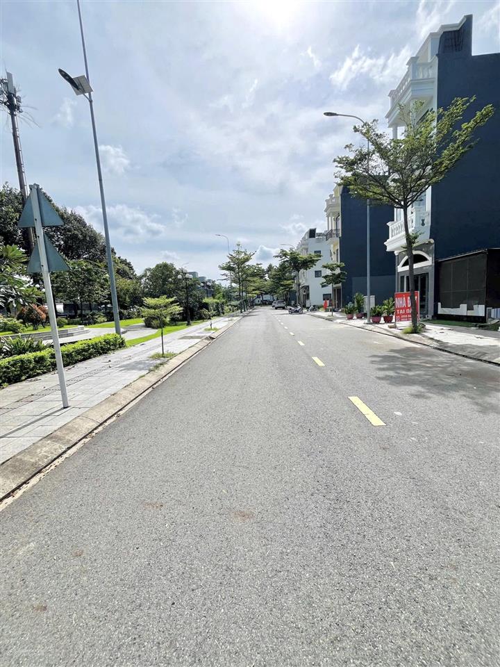 Bán đất kdc icon central dĩ an đối diện công viên thoáng mát, 60m2, đường 12m  giá 3,3 tỷ tl