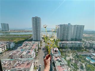 Green bay căn studio tầng trung hướng biển nội thật cực đẹp