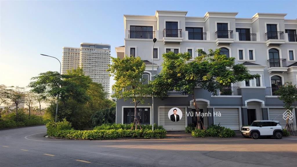 Căn góc liền kề grand bay townhouse diện tích lớn cách biển 300m.