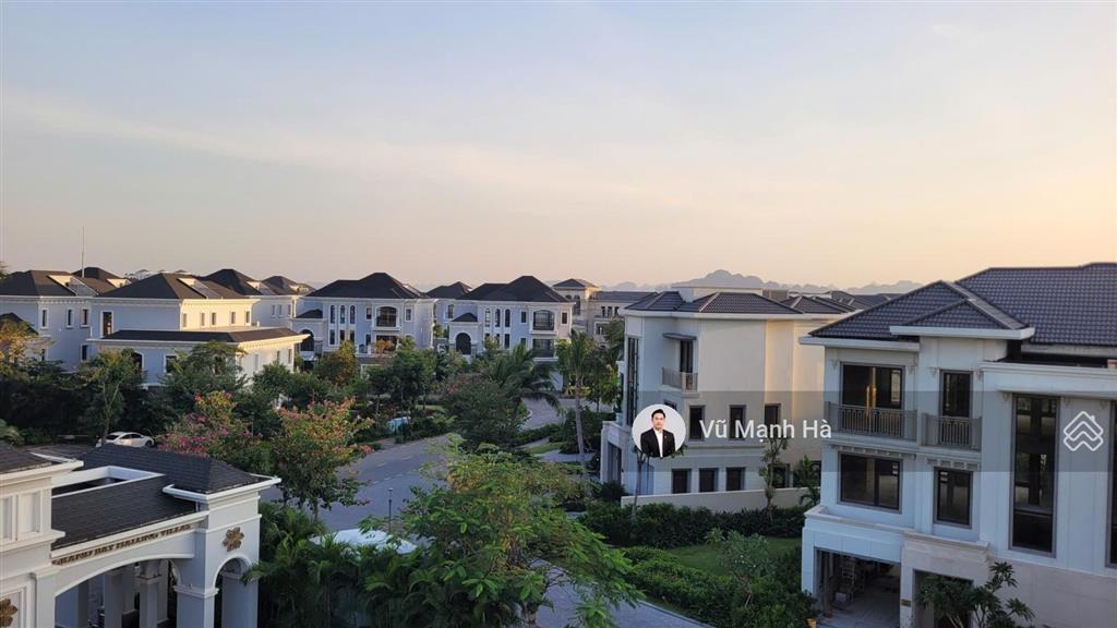 Căn góc liền kề grand bay townhouse diện tích lớn cách biển 300m.