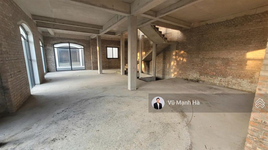 Căn góc liền kề grand bay townhouse diện tích lớn cách biển 300m.