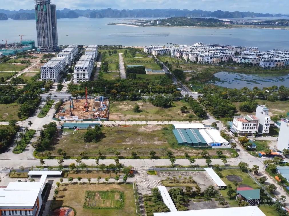 Lô khách sạn đa giác hùng thắng 600m ra biển 100m ra hồ nhạc nước