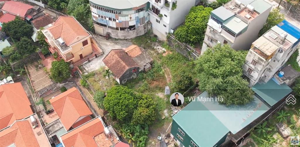 Đất bãi cháy rộng sau khách sạn hoàng gia trung tâm khu du lịch