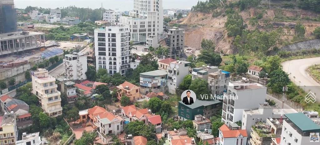Đất bãi cháy rộng sau khách sạn hoàng gia trung tâm khu du lịch